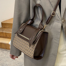 Load image into Gallery viewer, YB NEW ARRIVAL Korean Cute Style Fashion Ladies Sling Bag On Sale (XH18)
