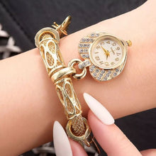 Load image into Gallery viewer, YB New Gold Heart Chain Fashion Women Watch On Sale

