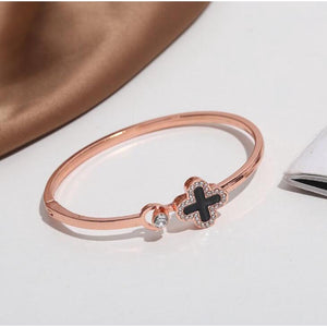 ON SALE Lucky Clover design elegant women's bracelet