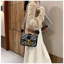 Load image into Gallery viewer, YB New Design High Quality Fashion Bag On Sale with Box Sling Bag_04
