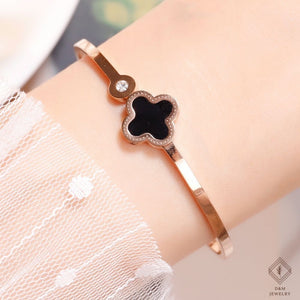 ON SALE Lucky Clover design elegant women's bracelet