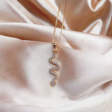 Load image into Gallery viewer, Snake Style Fashion Necklace
