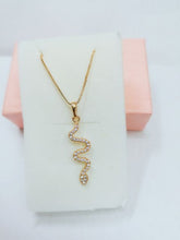 Load image into Gallery viewer, Snake Style Fashion Necklace
